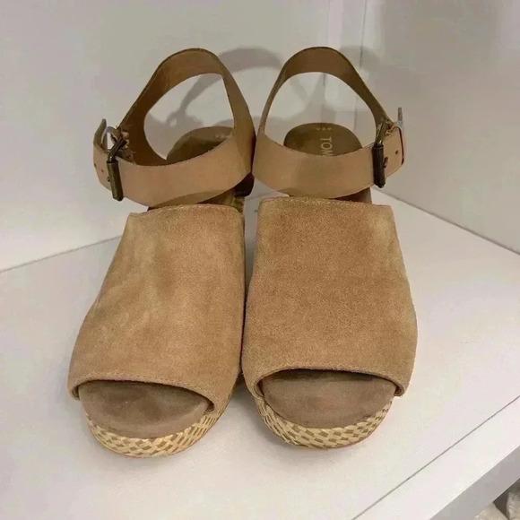 Toms Shoes - TOMS Tropez Peep Toe Womens Sandals Sz 8.5 Wedge tan, cute.